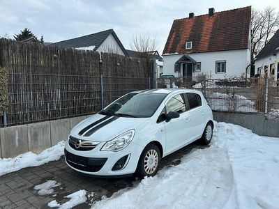 Weiß Gebraucht 2011 Opel Corsa Kleinwagen | 3.550 € (Fairer Preis)