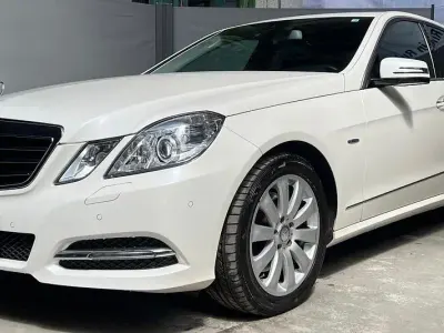 Gebraucht Mercedes E300 252 PS (185 kW) 2012 Weiß Limousine