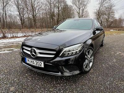 Schwarz Gebraucht 2018 Mercedes C180 Avantgarde Kombi | 18.000 € (Etwas zu teuer)