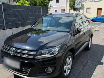 Gebraucht VW Tiguan LOUNGE 150 PS (110 kW) 2016 Schwarz SUV
