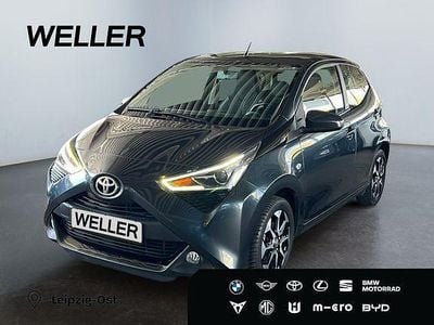 Second-hand Toyota Aygo X-play 72 CP (52 kW) 2020 Gri Hatchback