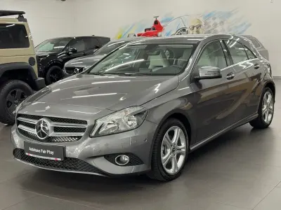 Gebraucht Mercedes A180 Urban 122 PS (89 kW) 2014 Grau Kleinwagen