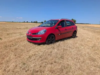 Gebraucht Renault Clio GrandTour Dynamique 101 PS (74 kW) 2008 Rot Kombi