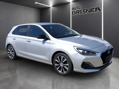 Gebraucht Hyundai i30 YES! 120 PS (88 kW) 2019 Silber Limousine
