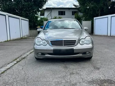 Gebraucht Mercedes C180 143 PS (105 kW) 2003 Andere farben Kombi