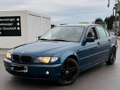 Gebraucht BMW 320 150 PS (110 kW) 2002 Blau Limousine
