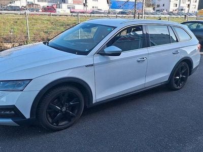 Gebraucht Skoda Octavia Scout Scout 4x4 150 PS (110 kW) 2022 Weiß Kombi