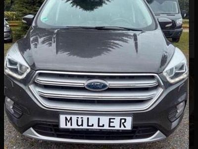 Gebraucht Ford Kuga Titanium 182 PS (133 kW) 2018 Grau SUV