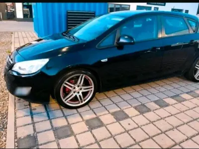 Używany Opel Astra 140 KM (102 kW) 2010 Czarny Kombi