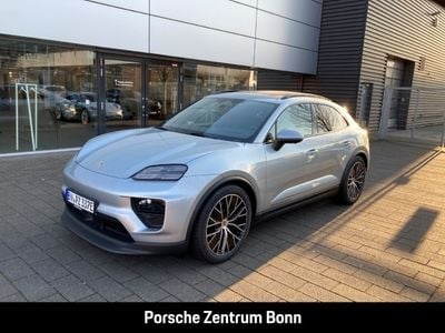 Dolomitsilbermetallic Gebraucht 2024 Porsche Macan SUV | 104.950 € (Etwas zu teuer)