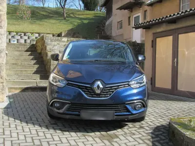 Usado Renault Scénic IV Intens 132 HP (97 kW) 2017 Azul Monovolume