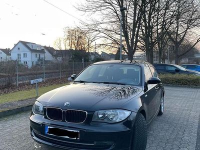 Gebraucht BMW 116 122 PS (89 kW) 2009 Schwarz Kleinwagen