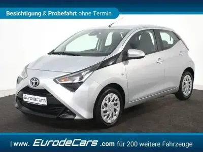 Gebraucht Toyota Aygo X-play 72 PS (52 kW) 2020 Silber Kleinwagen