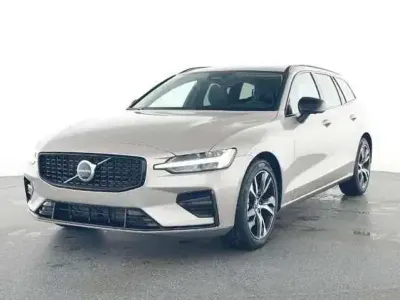 Gebraucht Volvo V60 Plus 197 PS (144 kW) 2025 Bright dusk Kombi