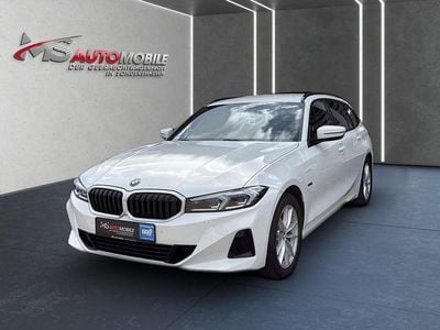 Gebraucht BMW 330e Sport Line 292 PS (214 kW) 2022 Weiß Kombi