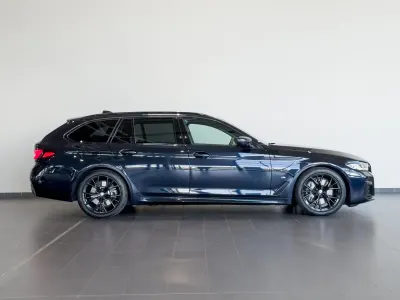 Gebraucht BMW 530 M Sport 286 PS (210 kW) 2022 Carbonschwarz Kombi