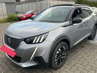 Gebraucht Peugeot e-2008 GT 100 kW (136 PS) 2023 Weiß SUV