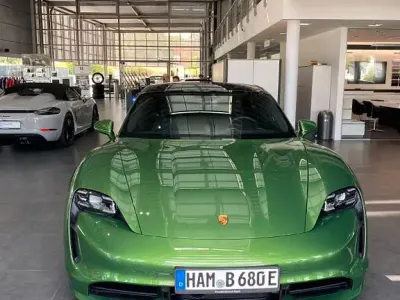 Gebraucht Porsche Taycan Turbo 500 kW (680 PS) 2022 Grün Limousine