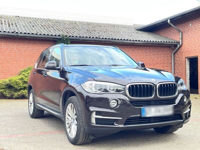 gebraucht BMW X5 xDrive30d 85500 km Sparkling Brown Metallic