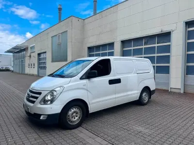 Gebraucht Hyundai H-1 136 PS (100 kW) 2019 Weiß Van / Kleinbus