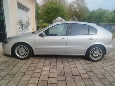 Begagnad Seat Leon Sport 179 HK (131 kW) 2000 Silver Halvkombi