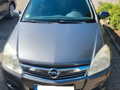 Gebraucht Opel Astra 115 PS (84 kW) 2009 Grau Kombi