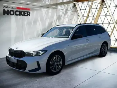 Gebraucht BMW 330 M Sport 245 PS (180 kW) 2024 Mineralweiss metallic Kombi