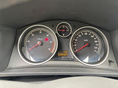 Usata Opel Zafira 110 CV (80 kW) 2012 Nero Monovolume