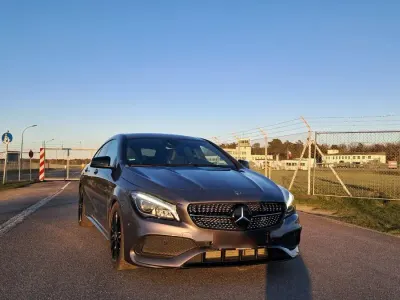 Gebraucht Mercedes CLA180 Shooting Brake AMG line 122 PS (89 kW) 2018 Schwarz Kombi