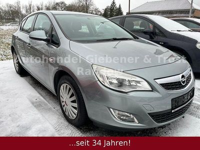 Silber Gebraucht 2012 Opel Astra Design Edition Limousine | 4.450 € (Fairer Preis)
