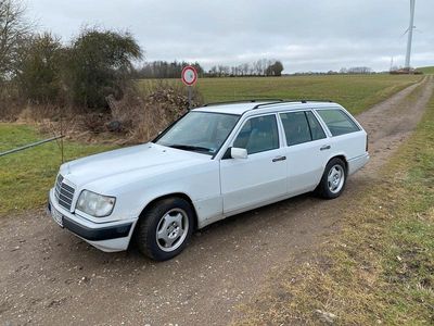 Gebraucht Mercedes 200 136 PS (100 kW) 1994 Weiß Kombi