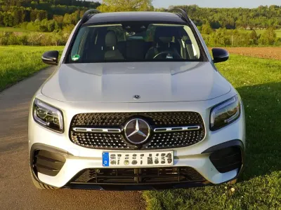Gebraucht Mercedes GLB220 AMG line 190 PS (139 kW) 2023 Silber SUV