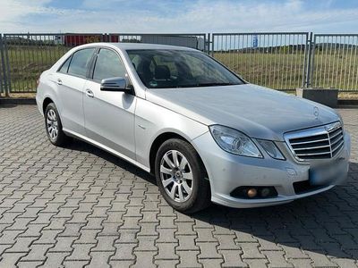 Gebraucht Mercedes E250 204 PS (150 kW) 2009 Silber Limousine