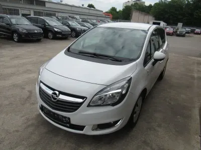 Używany Opel Meriva drive 120 KM (88 kW) 2016 Biały Minivan