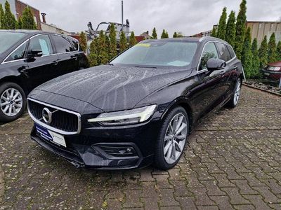 Schwarz Gebraucht 2018 Volvo V60 Momentum Kombi | 20.495 € (Fairer Preis)