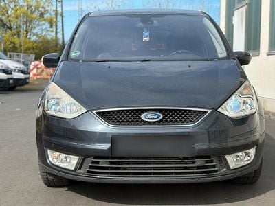 Begagnad Ford Galaxy 125 HK (91 kW) 2008 Grå Minibuss