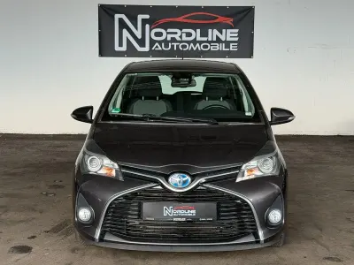 Gebraucht Toyota Yaris Hybrid Edition-S 75 PS (55 kW) 2016 Grau Kleinwagen