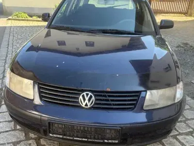 Gebraucht VW Passat Basis 125 PS (91 kW) 1998 Blau Limousine