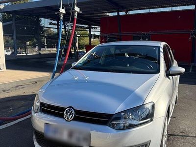 Silber Gebraucht 2012 VW Polo Comfortline Kleinwagen | 7.300 € (Fairer Preis)