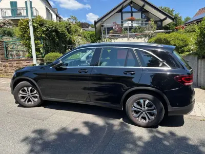 Gebraucht Mercedes GLC200 197 PS (144 kW) 2022 Schwarz SUV