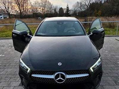Gebraucht Mercedes 180 116 PS (85 kW) 2019 Schwarz Limousine
