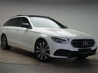 Weiß Gebraucht 2022 Mercedes E300 Avantgarde Limousine | 29.990 € (Guter Preis)