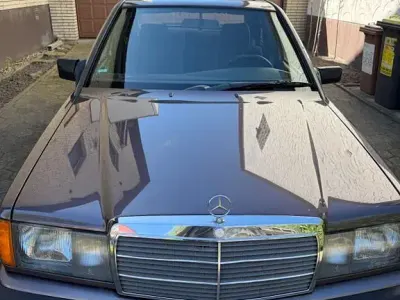 Gebraucht Mercedes 190 118 PS (86 kW) 1992 Limousine