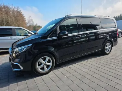 Gebraucht Mercedes V220 Avantgarde 239 PS (175 kW) 2019 Obsidianschwarz Van / Kleinbus