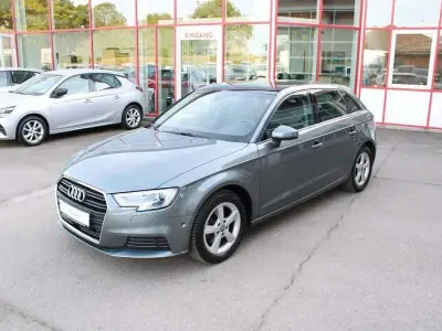 Gebraucht Audi A3 Ambiente 150 PS (110 kW) 2019 Grau Limousine