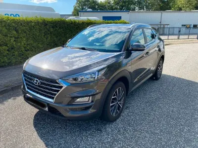 Gebraucht Hyundai Tucson Select 132 PS (97 kW) 2019 Grau SUV