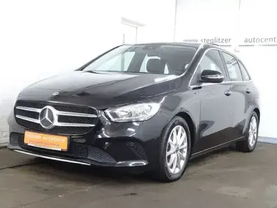Gebraucht Mercedes B200 Progressive 163 PS (119 kW) 2022 Kosmosschwarz  metalliclack Van / Kleinbus