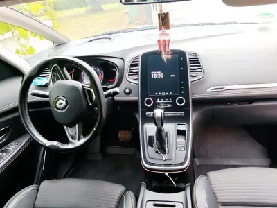 Gebraucht Renault Grand Scénic IV Bose Edition 160 PS (117 kW) 2016 Braun Van / Kleinbus
