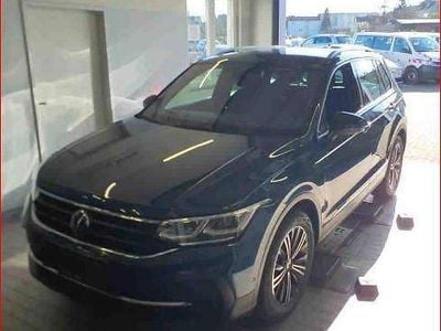 Gebraucht VW Tiguan Pro 150 PS (110 kW) 2023 Nightshade blue metallic SUV