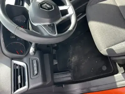Gebraucht Renault Clio V SE 65 PS (47 kW) 2022 Orange Limousine